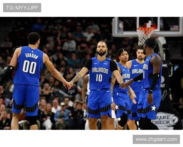 骑士激战雄鹿巅峰对决扬尼斯对抗米切尔上演东部强强碰撞