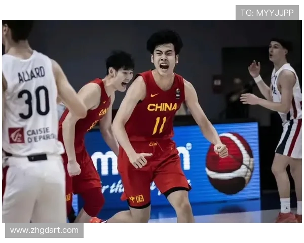 中国男篮迎战立陶宛队力争在国际赛场上展现实力与风采